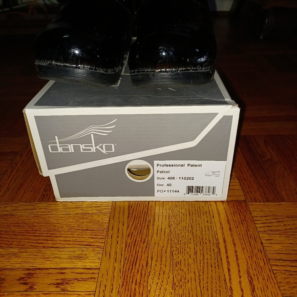 Patent leather clogs-DANSKO - Picture 5 of 10